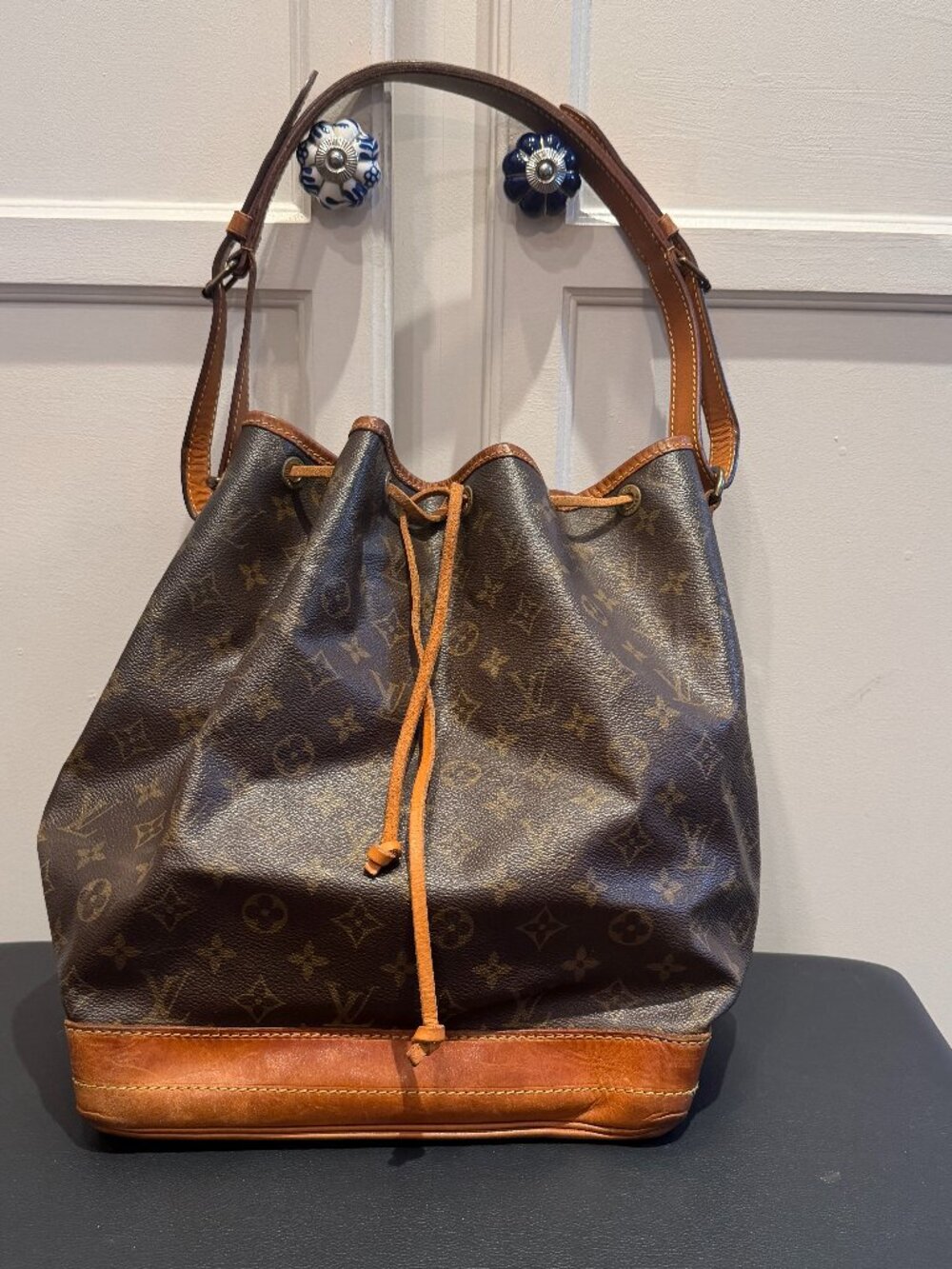 LOUIS VUITTON Noe GM Monogram Canvas Brown Drawstring Bucket Shoulder Bag